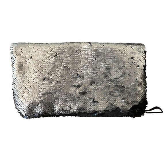 Stella and Dot All Over Reversible Sequin Clutch Zipper Closer - Picture 4 of 7